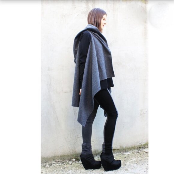 Fraktura Asymmetrical Wool Sleeveless Hooded Cloak Vest Coat Gray Size Medium - Picture 7 of 9